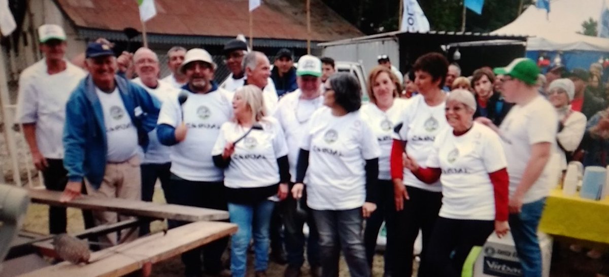 canaltevemas's tweet photo. Importante concurrencia en la Fiesta de la Leche 2022 en #Cardal. Además, pese al clima, se logró concretar el arroz con leche gigante. https://t.co/AouWi1jogc