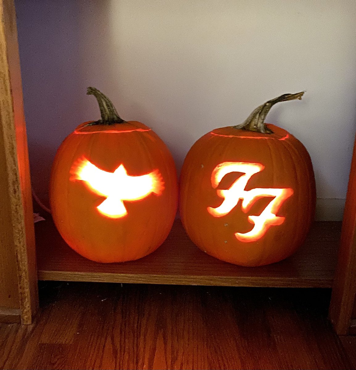 everlong11170's tweet photo. This year’s pumpkins 🎃 @foofighters 
Happy Halloween everyone! https://t.co/hKGWqmlAzG