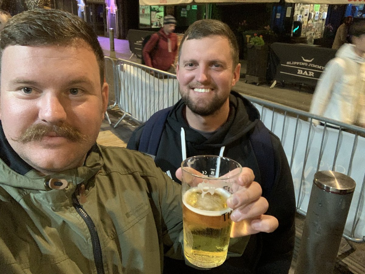 Phil_TheTrain's tweet photo. @TintyBucketHats were incredible last night. I was inside out, hence it’s taken me so long to post. Download their new song and spread the anti bullying message. 🧡🖤
@BarAmberNewport https://t.co/CZuJFk82Ou