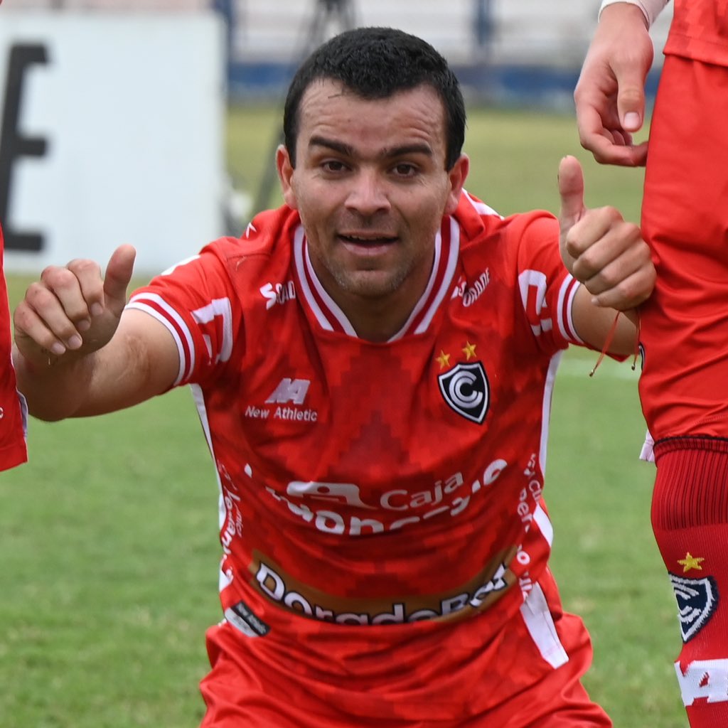 UpaUpaUpapaElCC's tweet photo. #Curuchet nos del torneo internacional 🔴 CIENCIANO 2 - 1 San Martin https://t.co/boTOp3ZwpK