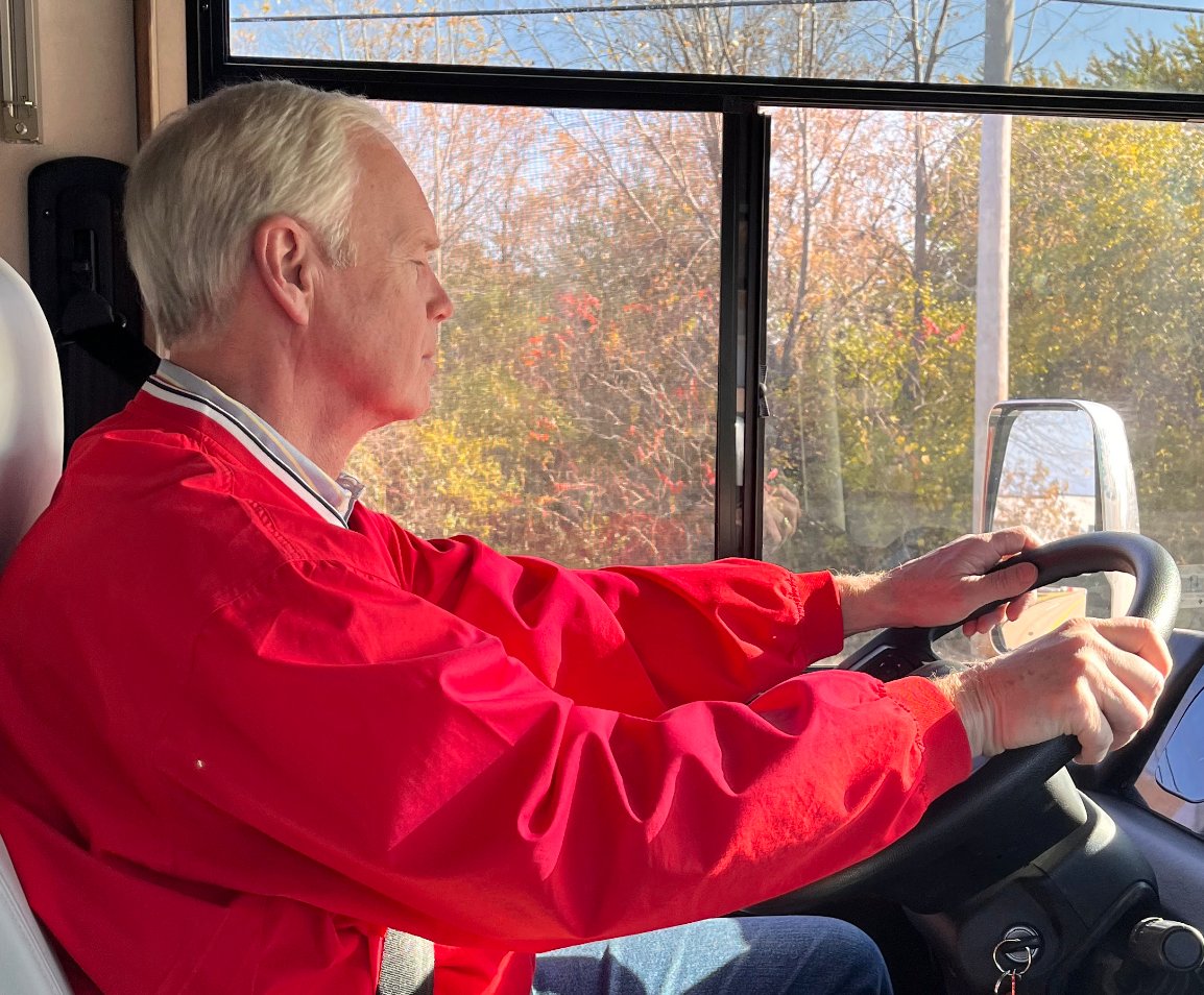 TheOtherMandela's tweet image. A familiar situation for Ron. He's been asleep at the wheel in the Senate for 12 years.