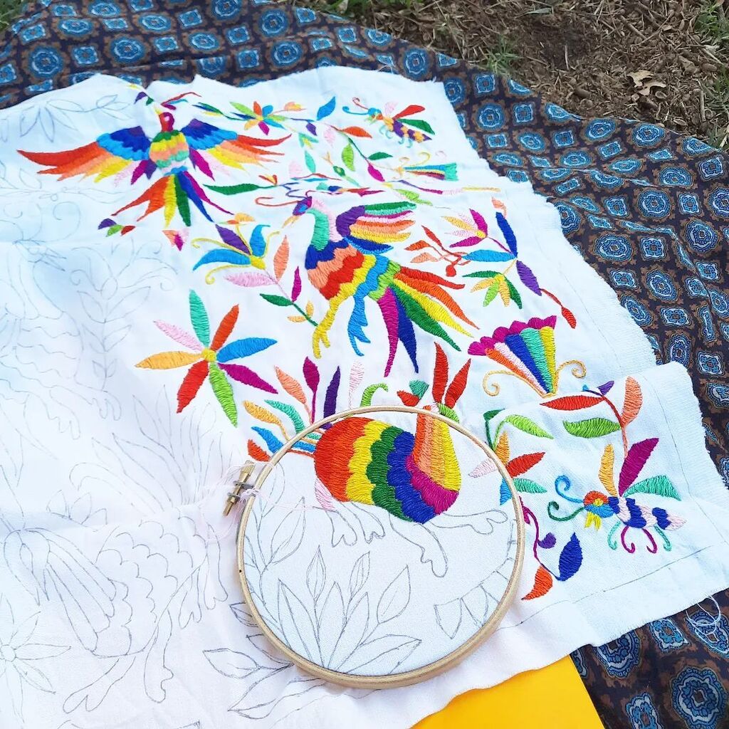 benhy_bradshaw's tweet photo. Stitching in the park. Villa Celimontana, Roma.
.
.
. #embroidery #handmade #stitchersofinstagram #xstitchersofinstagram #embroideryinstaguild #menwhostitch #benhybradshawcostello #ilovedmc #dmcthreads #otomiembroidery #stitchinginpublic https://t.co/x6b7xPrNFp https://t.co/bnxaKvDklS