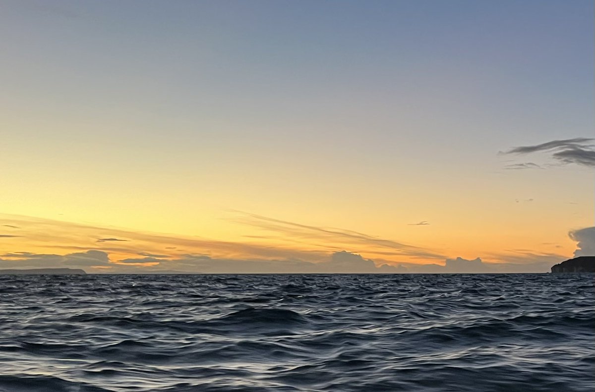 rathlinrainbow's tweet photo. 🟠 ORANGE / / this evening’s sun setting over the Rathlin Sound #rathlinrainbow #50shadesofrathlin #rathlinisland #orange #rathlinislandferry #sunset #nofilterneeded https://t.co/F4hU0MSM5O