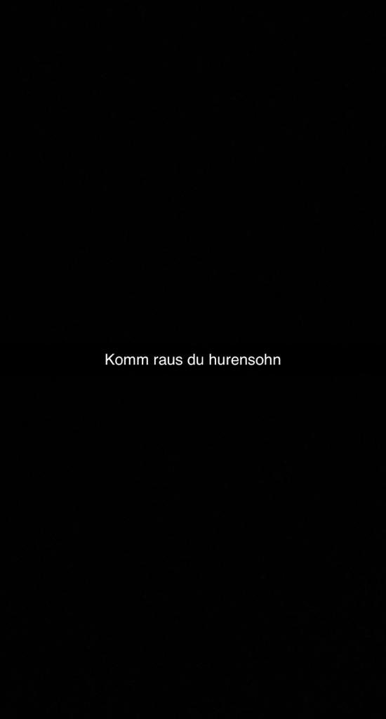 iVenomXI's tweet photo. War mit meiner Freundin auf ner Halloween Party. 
Ein Typ, wie jemand später Meinte ein Kurde, schaut ganze Zeit rüber und schickt ihr das Per AirDrop. Schicke ihm meine Antwort zurück weil das einfach Maßlos Respektlos ist und dann kommt das von ihm (Bild 3) 

1/2 https://t.co/yKfUQTraMq