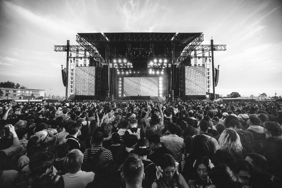 gjonesbass's tweet photo. Virtual Self b2b G Jones

 📸 @yasi https://t.co/ArDpT8JgsB