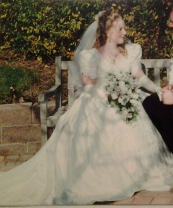 𝑯𝒐𝒕 𝑪𝒓𝒐𝒔𝒔 𝑩𝒖𝒏𝒔 of steel tweet media