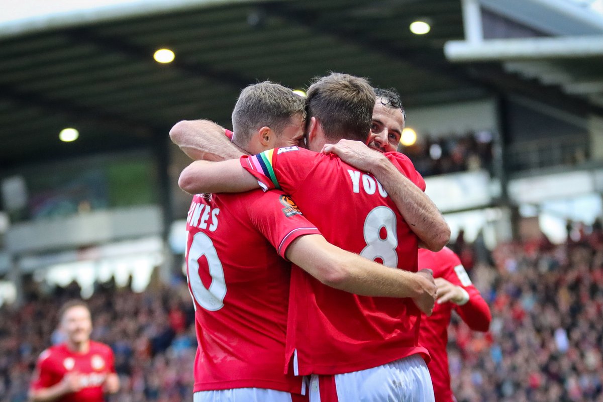 Not a bad weekend at all ❤🤍 Nos da, pawb! #WxmAFC 📸 @GTPhotography_1