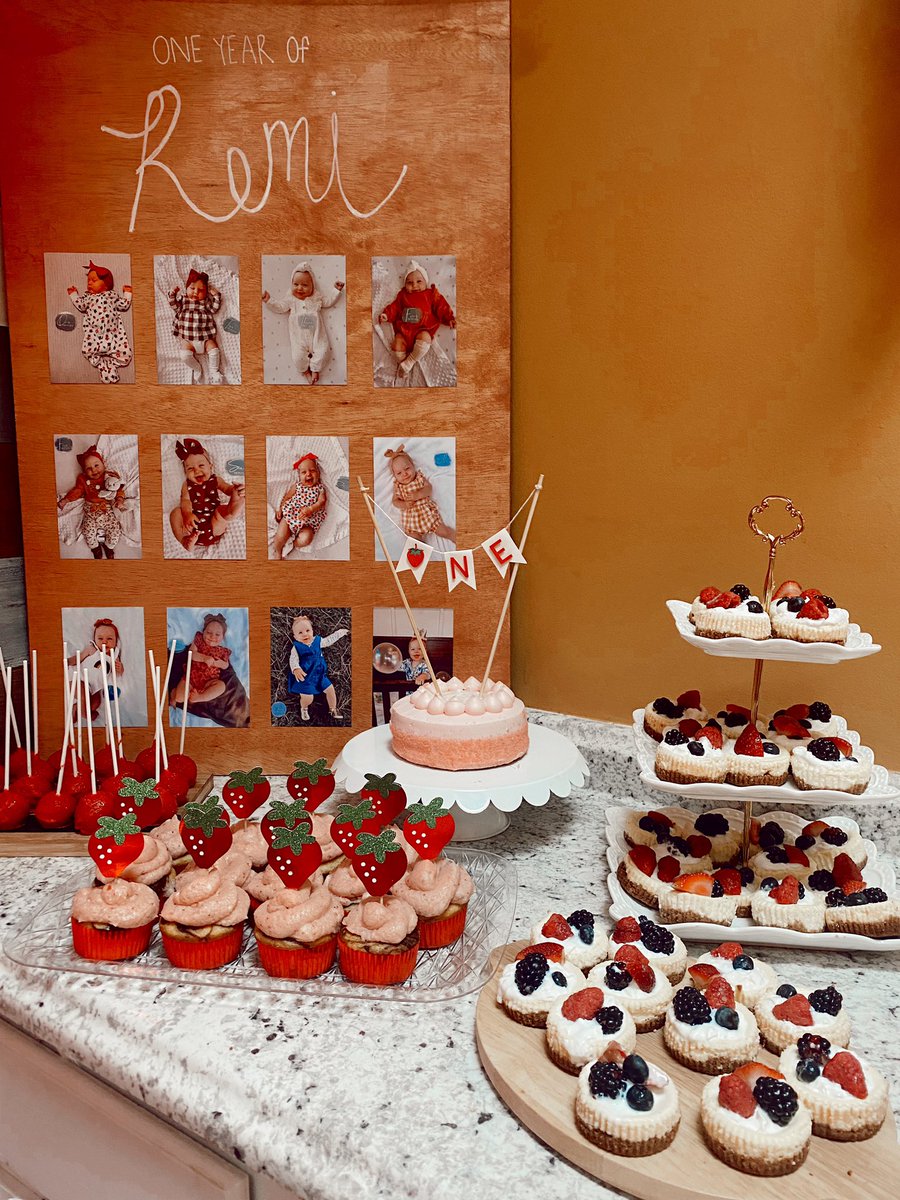 MeghanAElliott's tweet photo. Remi’s Berry first birthday was a blast🤍🍓 https://t.co/YPpjfIQDb3
