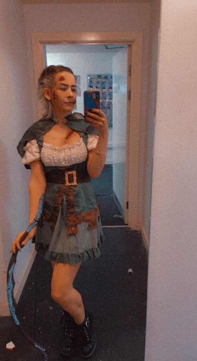 jenasaurusrex94's tweet photo. Night 3 Halloween Outfit.
Can confirm the bags under my eyes are real and not makeup. https://t.co/z6JM3ZNDsI