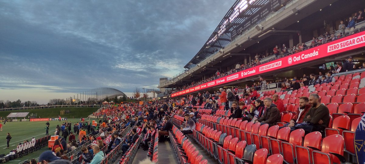 pabs613's tweet image. Almost go time at TD Place for @CPLsoccer Final. Lots of @atletiOttawa fans. Place will be packed shortly. 🔴⚪🔵

Not much of a turn out by @ForgeFCHamilton #CanPLFinal @onesoccer @TSN1200