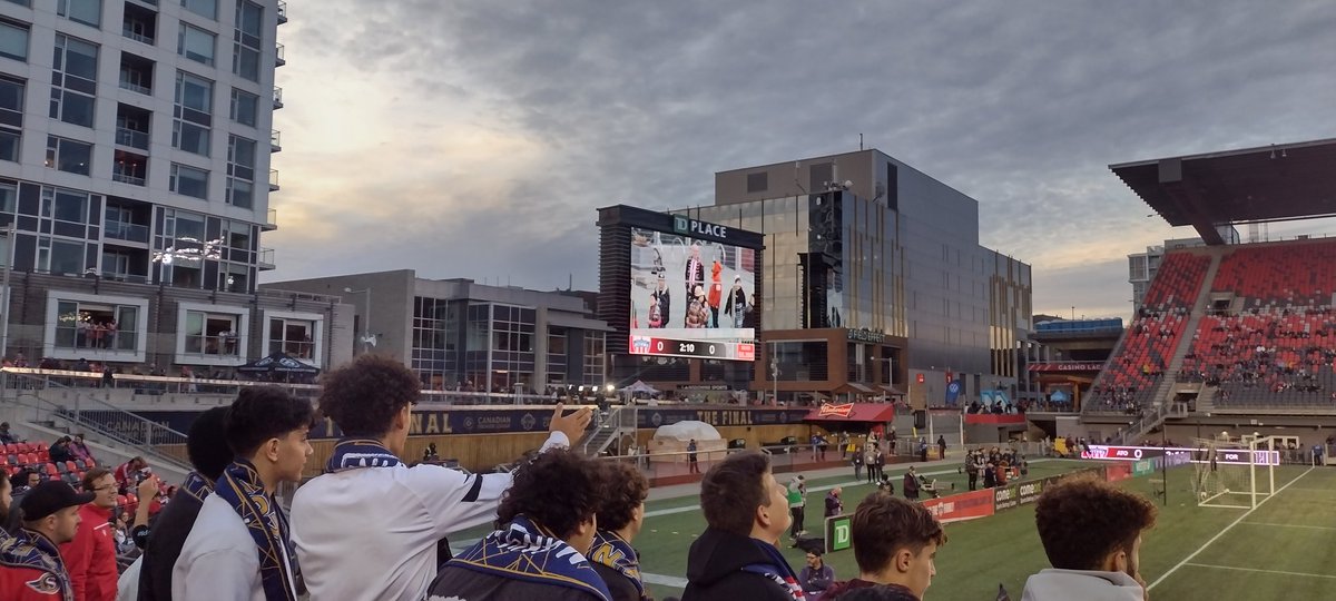 pabs613's tweet image. Almost go time at TD Place for @CPLsoccer Final. Lots of @atletiOttawa fans. Place will be packed shortly. 🔴⚪🔵

Not much of a turn out by @ForgeFCHamilton #CanPLFinal @onesoccer @TSN1200