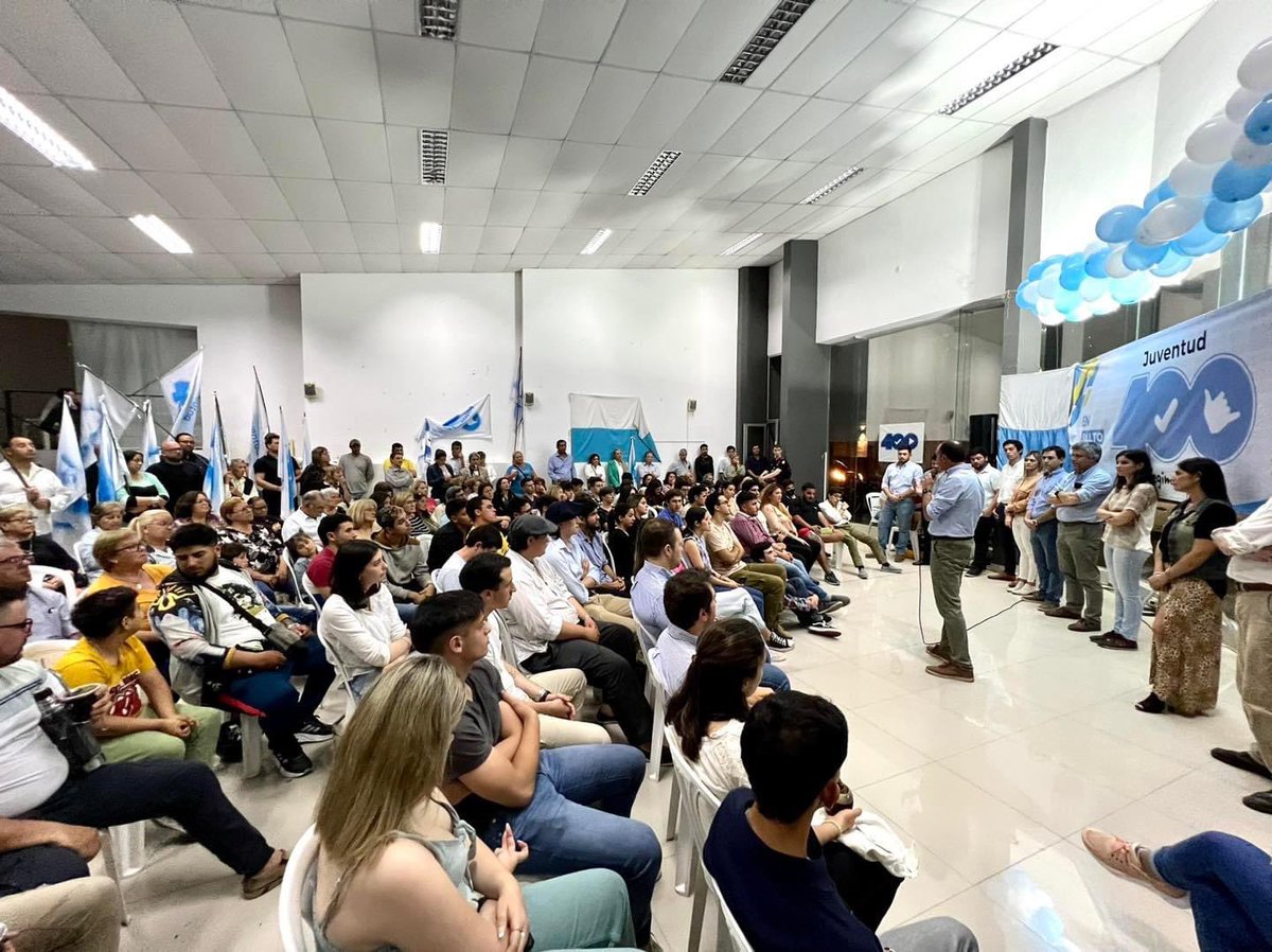 CarlosAlbisu's tweet image. ¡El apoyo de los jóvenes de Salto al Partido Nacional creció más del 87%! ⚪️🔵
El Aire Fresco se siente y los jóvenes de Salto lo demostraron en las 🗳️, nos entusiasma y estamos convencidos que hay mucho futuro 💪🏼
