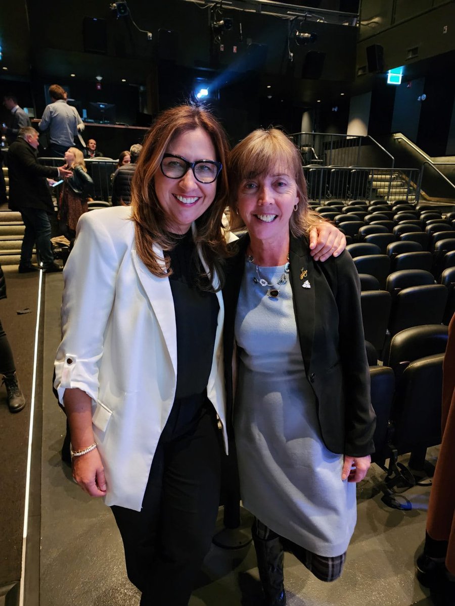 marymargaretbey's tweet photo. City hall won’t be the same without this firecracker! Good times with old friends and colleagues on Thursday at @anabailaoTO's goodbye shindig. #AWeekInTheLife #WomenInPolitics https://t.co/tNrcTrK5zM