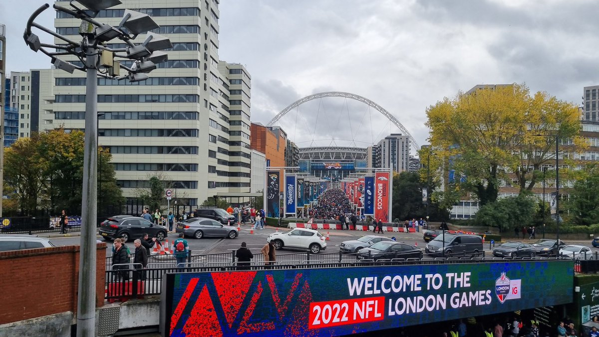 keepproglong's tweet image. First @Broncos game. Amazing, let's ride. @ShadyInference