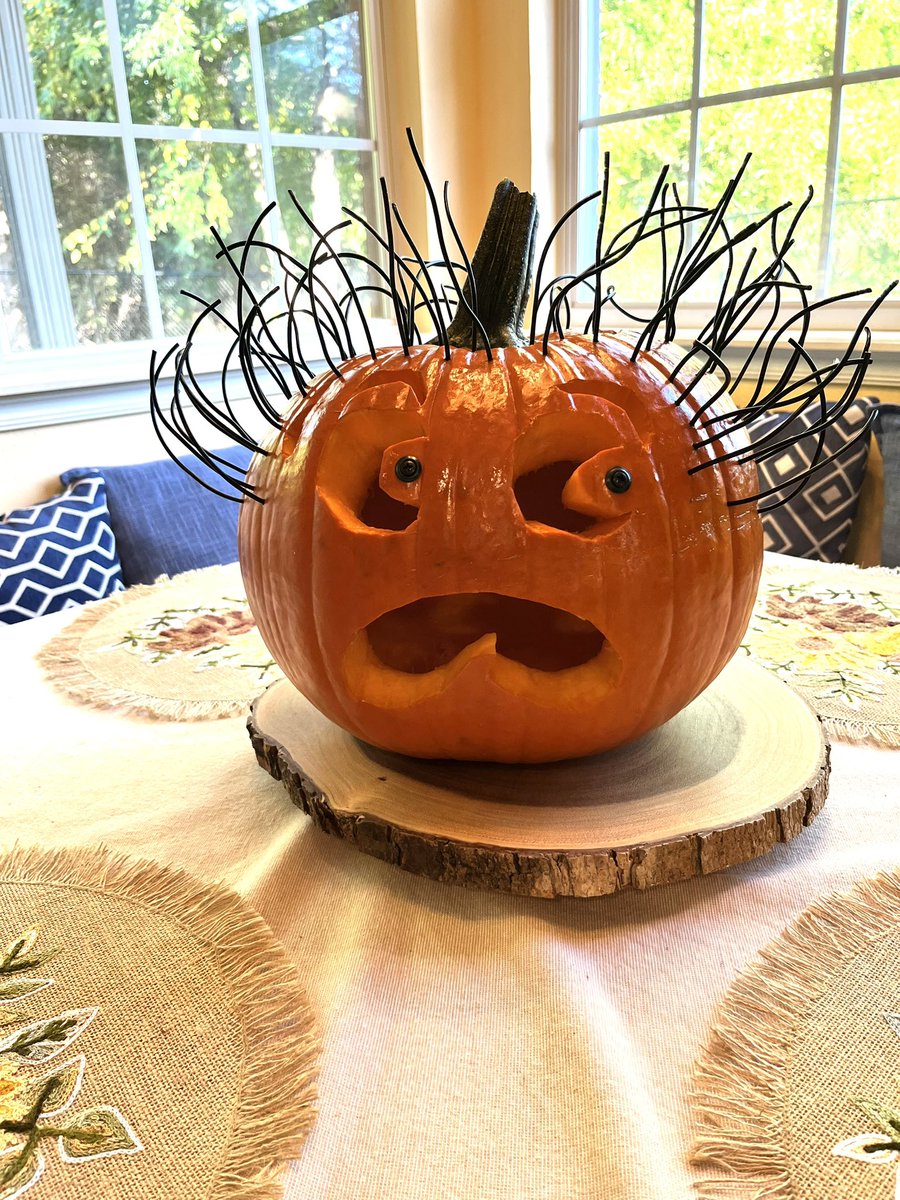 RobynHouse19's tweet photo. Pumpkin carving is not for the weak. My hands and arms are done. 🎃 https://t.co/m3H4aHXpiu