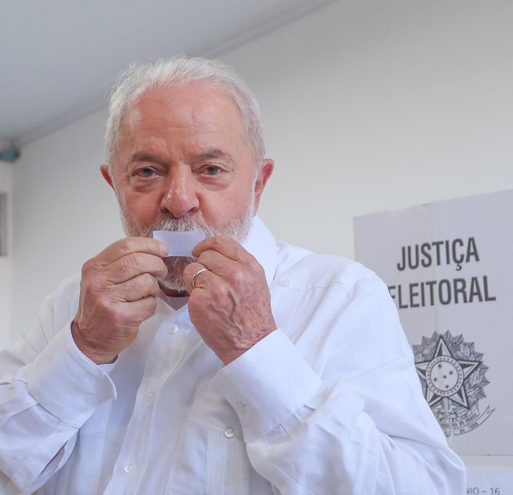#ÚltimoMinuto | <a href="/LulaOficial/">Lula</a> es electo una vez más como nuevo presidente de #Brasil🇧🇷

Síguelo aquí 👉 bit.ly/teleSUR