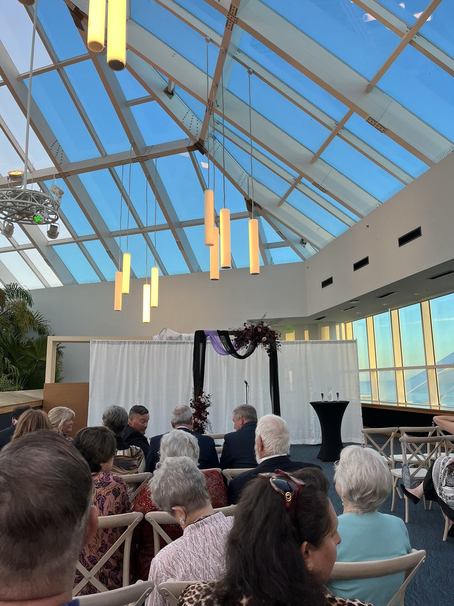 krisf281's tweet photo. #WoodWilesWedding https://t.co/6PLEXLAuvR