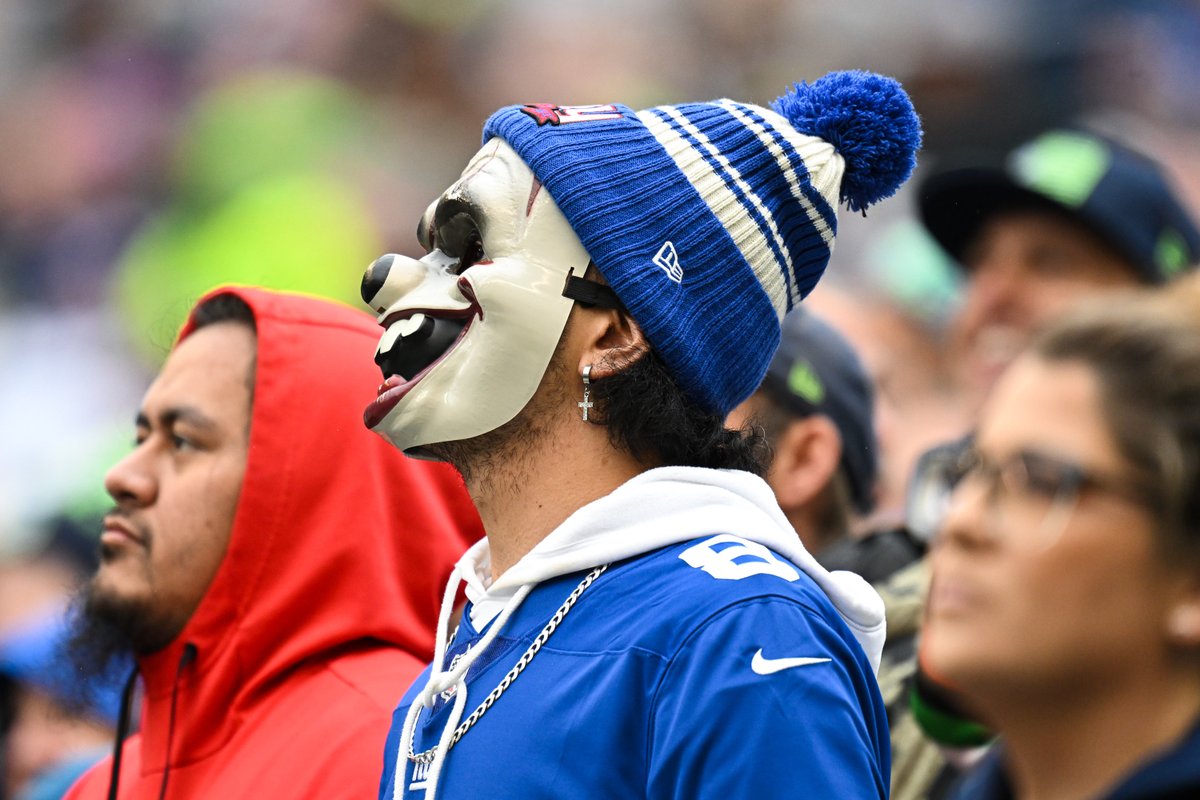 12s's tweet photo. Halloween costume check 👀 https://t.co/rujs8DsSeh