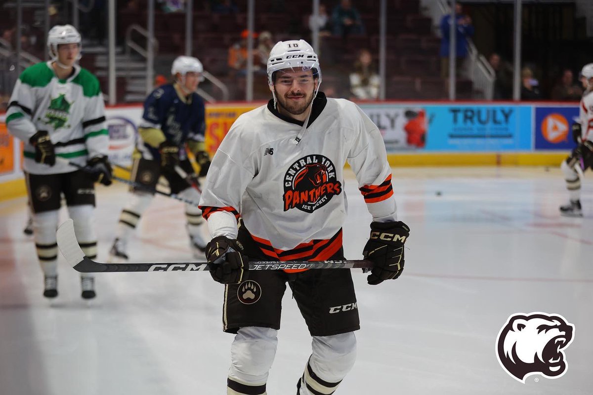 *Billy Madison voice*

“Back to school, back to school, to prove to Dad I’m not a fool” 🏫

Proud to represent <a href="/CPIHLOfficial/">CPIHL Hockey</a> in warm-ups this afternoon - best of luck to all the schools this season