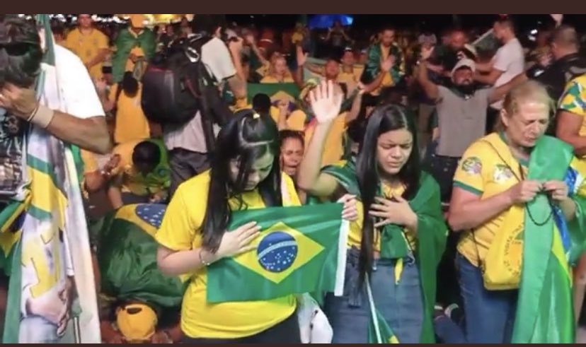 deitavares's tweet photo. Deus vendo essa patifaria #LulaPresidente1️⃣3️⃣ #lula #Eleicoes2022 https://t.co/5SnnIOeBrc