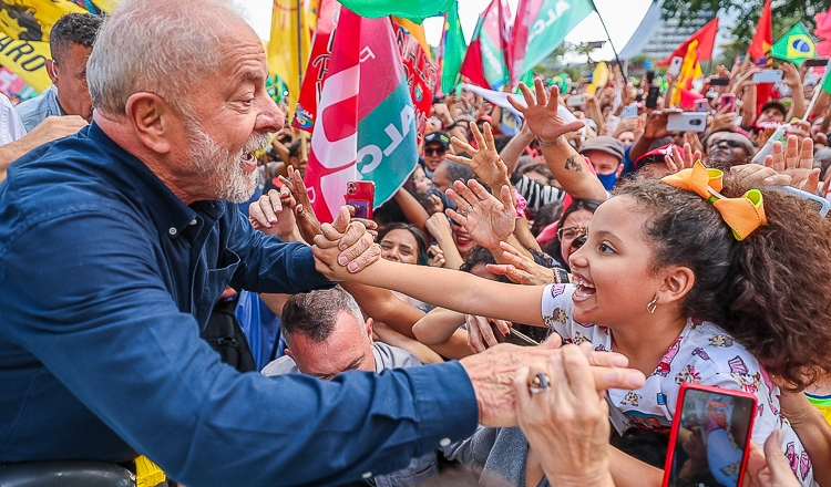 SeriesBrasil's tweet image. Em 2018 choramos de tristeza e angústia.

Em 2022, choramos de alegria e alívio por termos de volta um Presidente de verdade e dando tchau pra um genocida. #Eleicoes2022