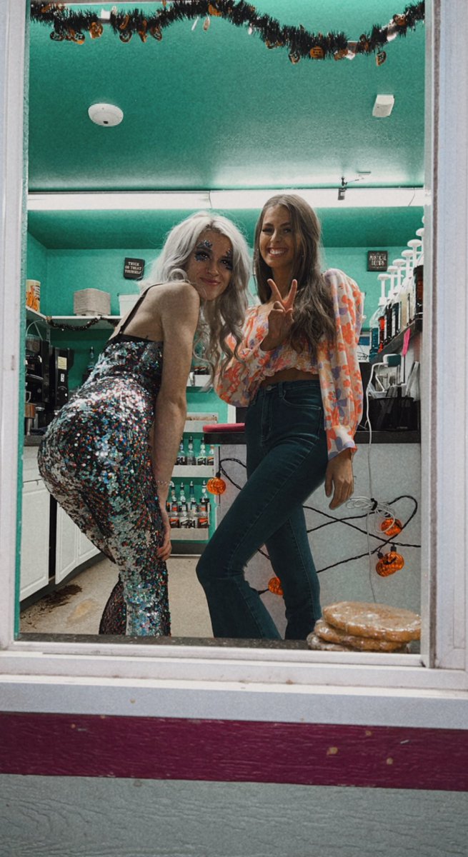 Not_Neo_'s tweet photo. Halloween weekend was a success (ik it’s still Sunday but I’m old and tired) https://t.co/xsr3qMFFdb