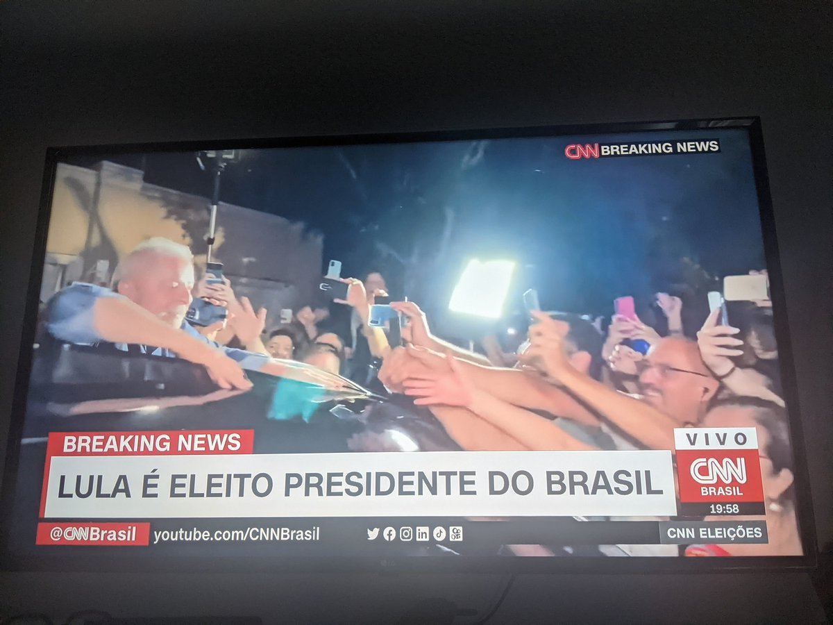 sheenarossiter's tweet photo. Lula is officially elected as the president of Brazil for the third time, just barely defeating Bolsonaro. #Brasilelection #LulaPresidente1️⃣3️⃣ https://t.co/LJ8n5kciFq