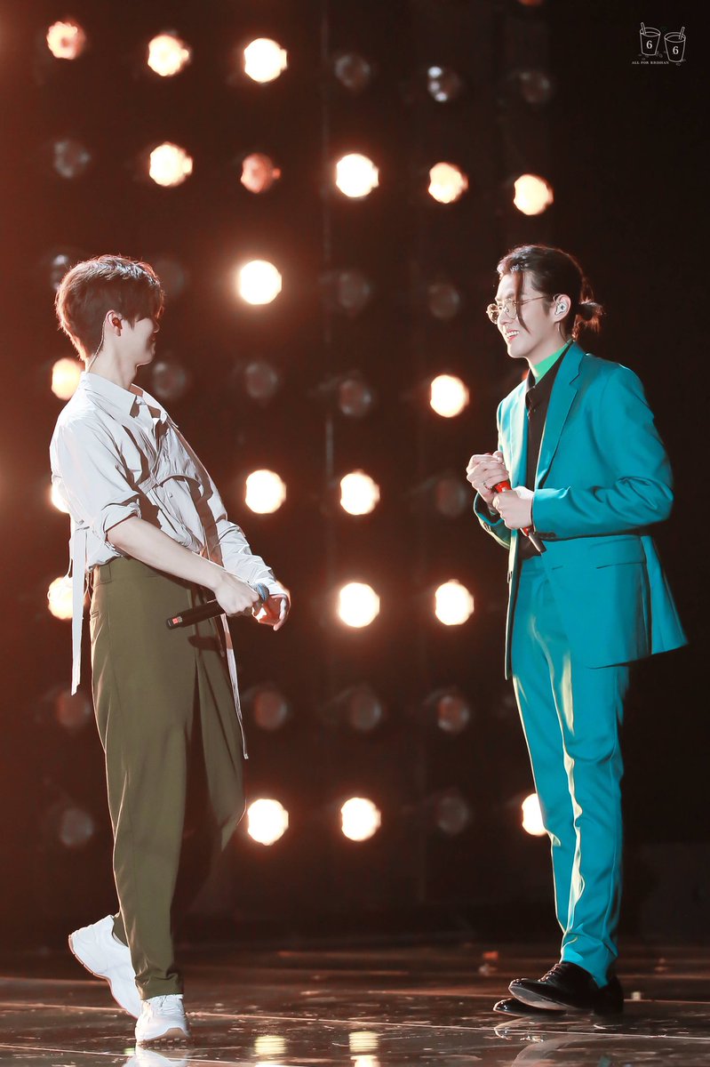 himaemiya's tweet photo. มีคนคิดถึงmoment #krislu #FanHan เหมือนฉันบ้างไหมนะ คิดถึงตอนเขายิ้มให้กัน
คิดถึงตอนเขานั่งคุยกัน
คิดถึงตอนเขาเดินข้างกัน
คิดถึงตอนเขาอยู่ด้วยกันมานานตั้งแต่เป็นเด็กฝึก คิดถึงของคู่กันและรอยสักที่ตำแหน่งเดียวกัน
คิดถึง https://t.co/2ahJXQof7p