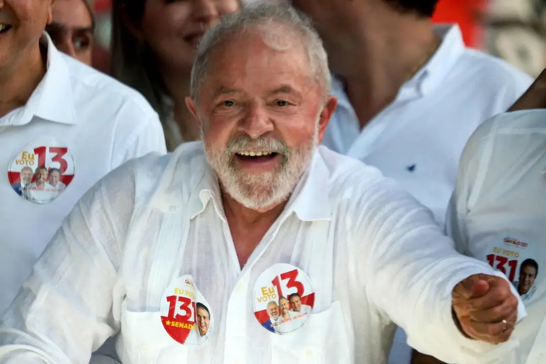 OGloboPolitica's tweet photo. Lula é o primeiro candidato a vencer três eleições diretas para presidente https://t.co/Cl6yEVRzOB https://t.co/eIyTm9SrXl
