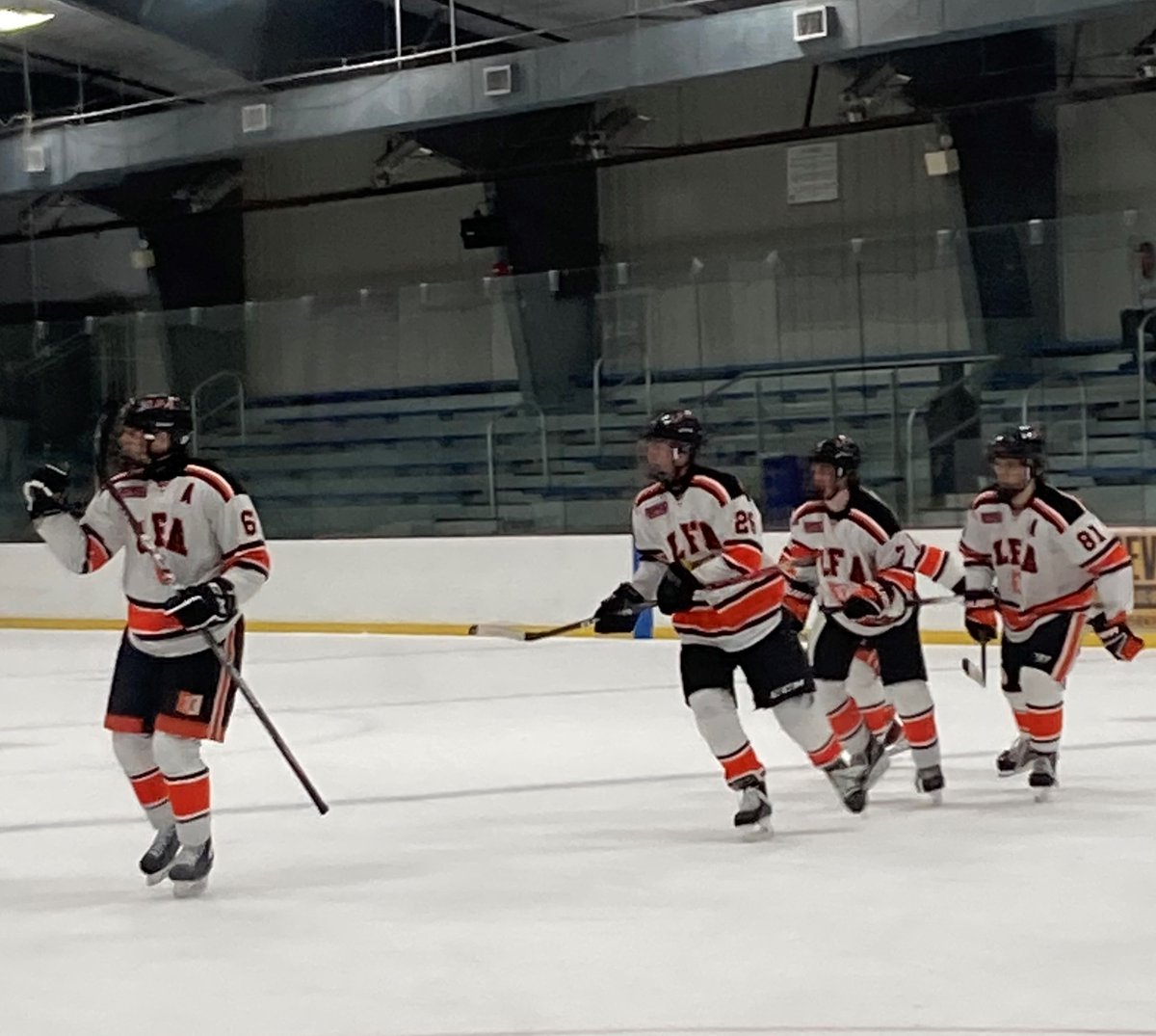 HockeyLFA's tweet photo. LFA Boys Prep team went 3-1-1 in the MPHL season opener (Burlington, Vermont) this weekend. Players' speed and will contributed to the highlight of today's 7-2 win over Gilmour. Ian Vandenberg 20 saves with 7 scorers: Costin, Ma, Hampel, Gearman, Houle, Greer, and Macejko. https://t.co/4MHtyHVvhd
