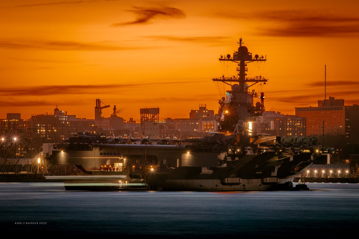 After a few tries over the weekend, I finally got the photo I've been hoping for of USS Gerald R. Ford in #Halifax, NS. 
What an incredible ship, and what an absolute treat to be able to get a few photos of it!

<a href="/Warship_78/">MEGA GAMING CLUB</a> <a href="/USNavy/">U.S. Navy</a> <a href="/JFCNorfolk/">NATO Allied Joint Force Command Norfolk - JFCNF</a> <a href="/USFleetForces/">U.S. Fleet Forces</a> <a href="/RoyalCanNavy/">Royal Canadian Navy</a>