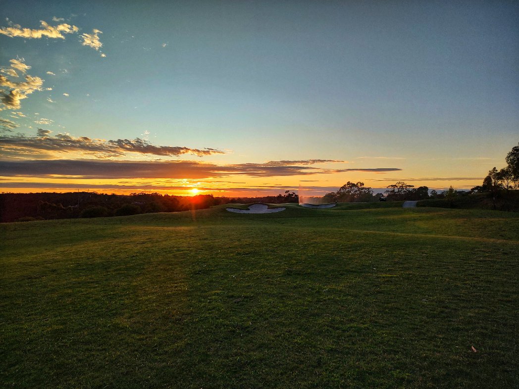 Spectacular views this morning at the Royal #sunrise #teetime #golfsydney #sydneygolf #publicgolf #ゴルフ #morninggolf #kuringgai #golf #sunrisegolf #elitegolfnsw #golflife #golfers