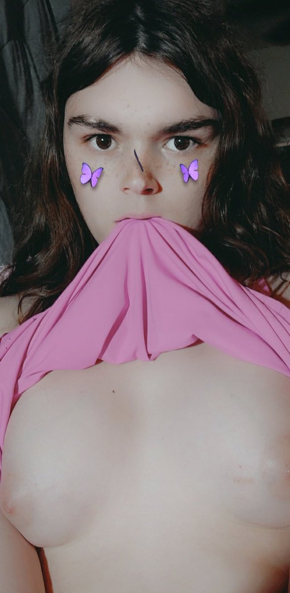BiteMe_Not2Hard's tweet photo. Gosh I'm so awkward but I think these turned out okay, my nipples are so sore and puffy today the weight of my shirt is to much ๐
๐๐ #flashing #lookingatcamera #shy #boobs #tits #nsfw #trans #mtf https://t.co/FimlnQJRus