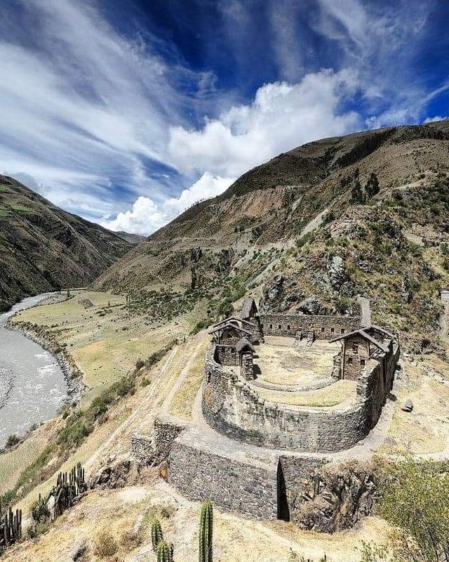 Conjunto Arqueológico de Watoqto. Cusco. Centro de control y administración Inca. El ombligo del mundo