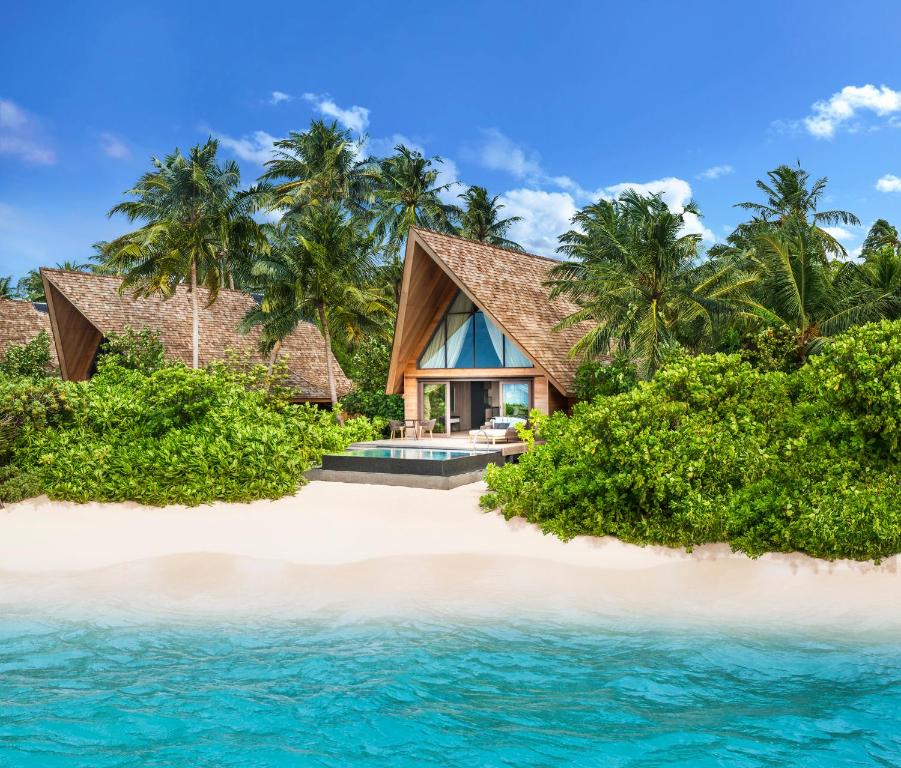 #Maldives #VisitMaldives #WorldsLeadingDestination2021 #SunnySideOfLife #Resorts #Travel #Vacation #Holidays #Traveller #Hotel
