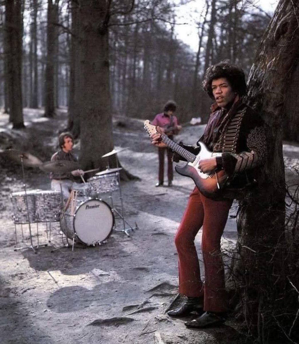 Super70sSports's tweet photo. “How was your hike this weekend?”

“Pretty fucking good. Met the Jimi Hendrix Experience. Saw a moose.” https://t.co/OfL2C33SFs