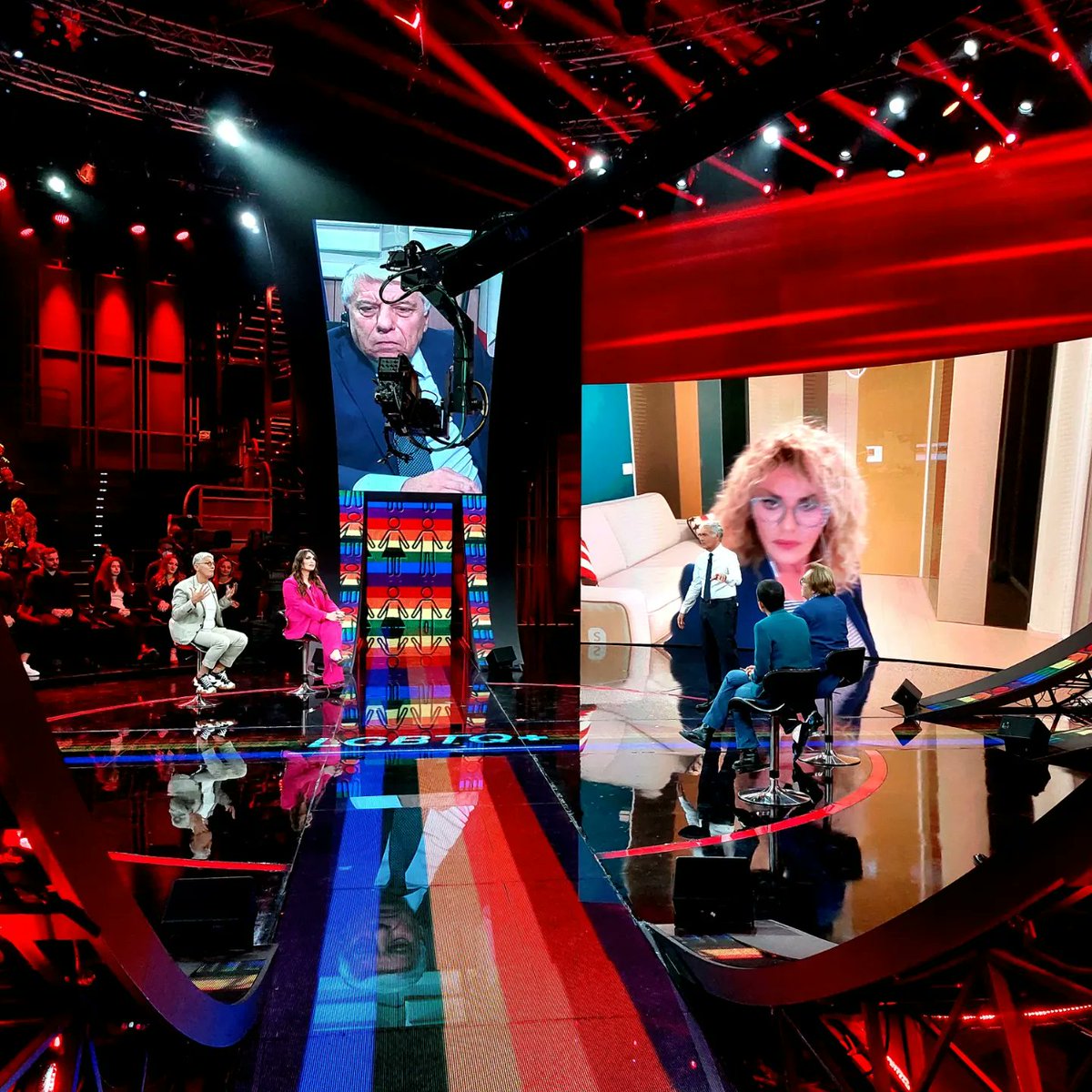 Non è l'Arena tweet media