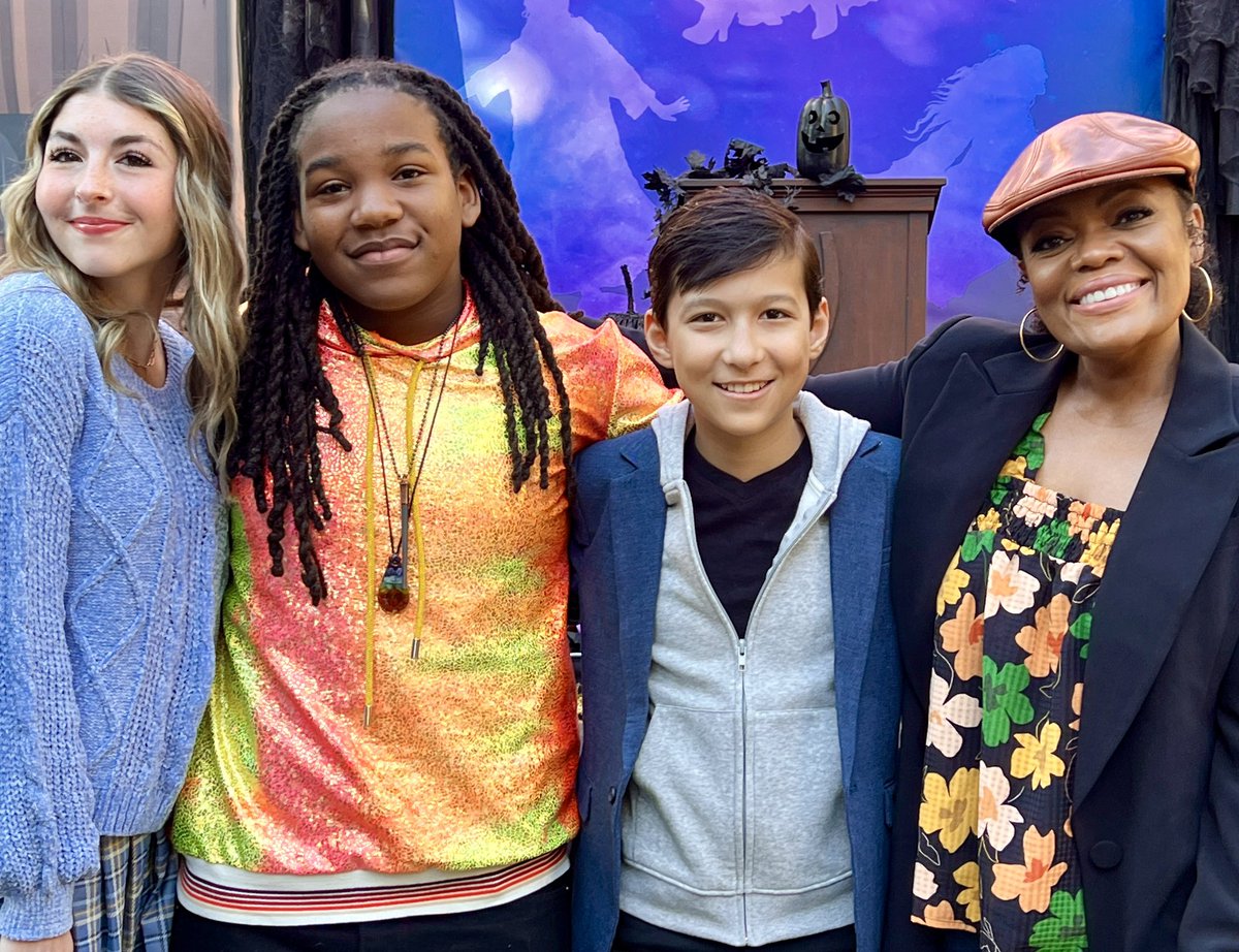 DeclanWhaley's tweet image. An amazing time @disneystudios with #FirstResponders and their families from our community with a #RedCarpet, screening of our new show #Firebuds, brunch in #DisneyLegendsPlaza, and #TrickorTreating throughout the #DisneyStudiosBacklot!  @disney @disneyjunior @disneybrandtvpr