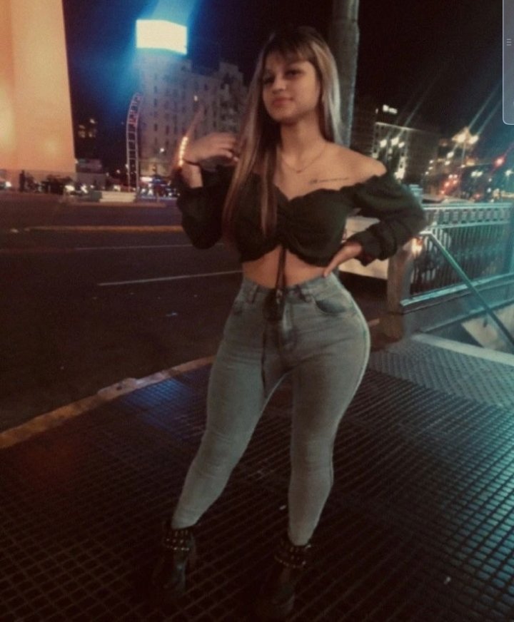 Hermosa noche la de hoy 🤭💗
sigue a todos los que le den RT 🔁 y me gusta ♥️ a este tweet. 
Voy a estar siguiendo al que más comentarios me deje 🙈