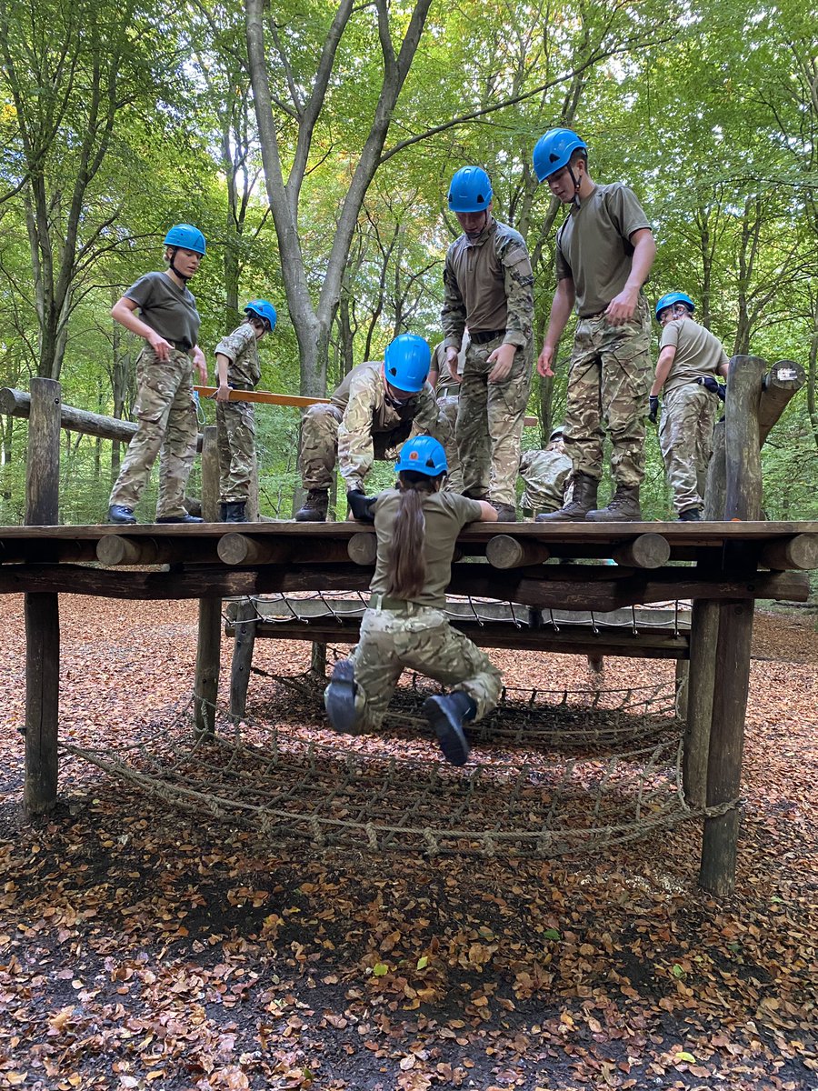 Shelter building, cooking, obstacle course &amp; CASEVAC (casualty evacuation) were on the agenda recently as our Cadets are put through their teamwork, leadership and communication skills at Queen Elizabeth Country Park 👏🏼 #learning #teamwork #cadets
@yourCoPCsixth @yourCoPC