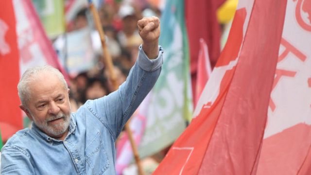 paulanarvaezo's tweet photo. Felicidades al pueblo brasileño por la elección de hoy. Esperanza de construir un país y un continente más justo en todos los ámbitos. https://t.co/U5w6BKiDo8