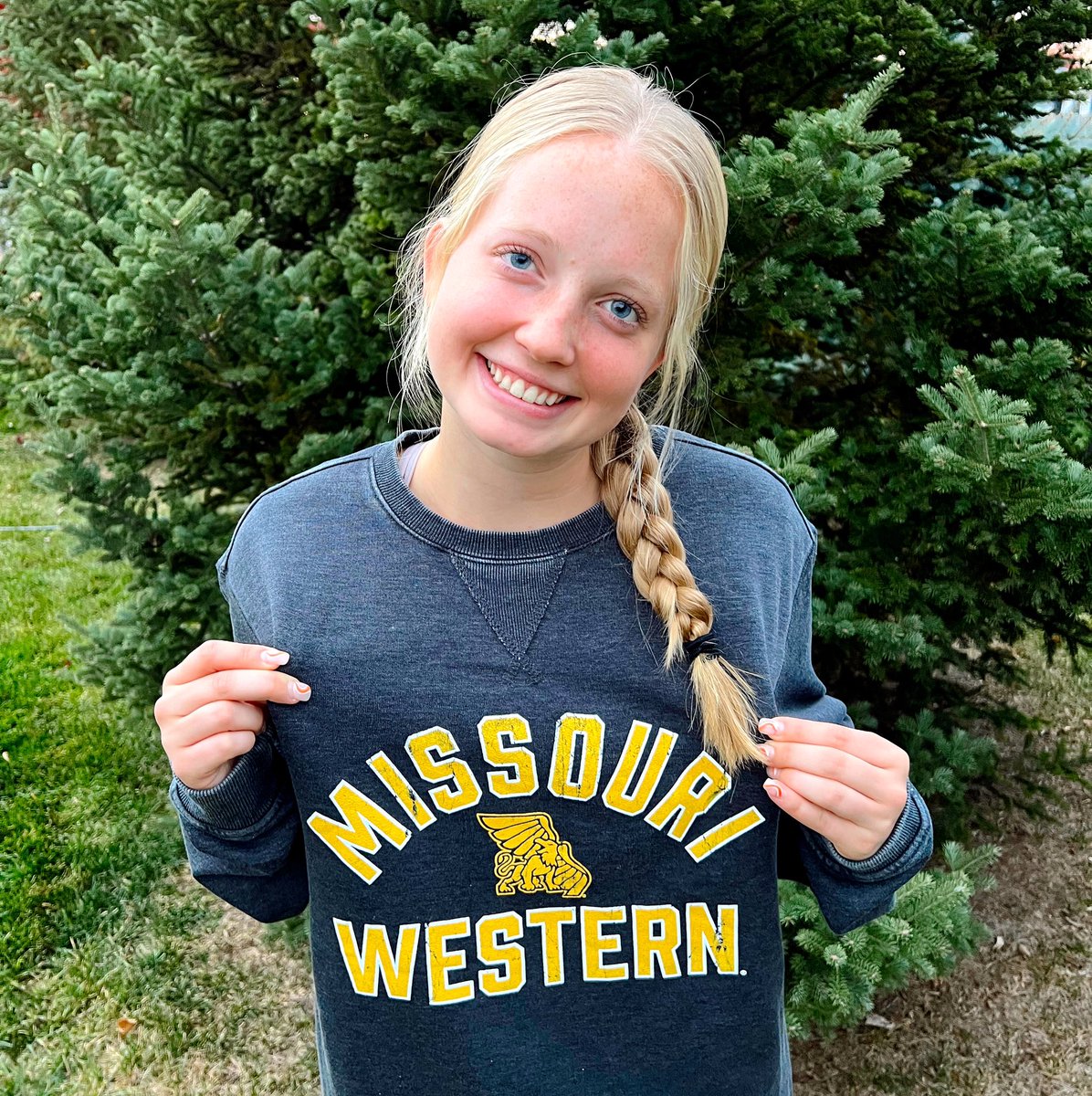 LilyHodge16's tweet photo. I am so blessed and excited to announce my verbal commitment to Missouri Western State University to further my academic and soccer career! I am so thankful for my family, friends, and coaches who have helped me get here today! Can’t wait to be a Griffon!🖤💛 https://t.co/He6oLVTS5L