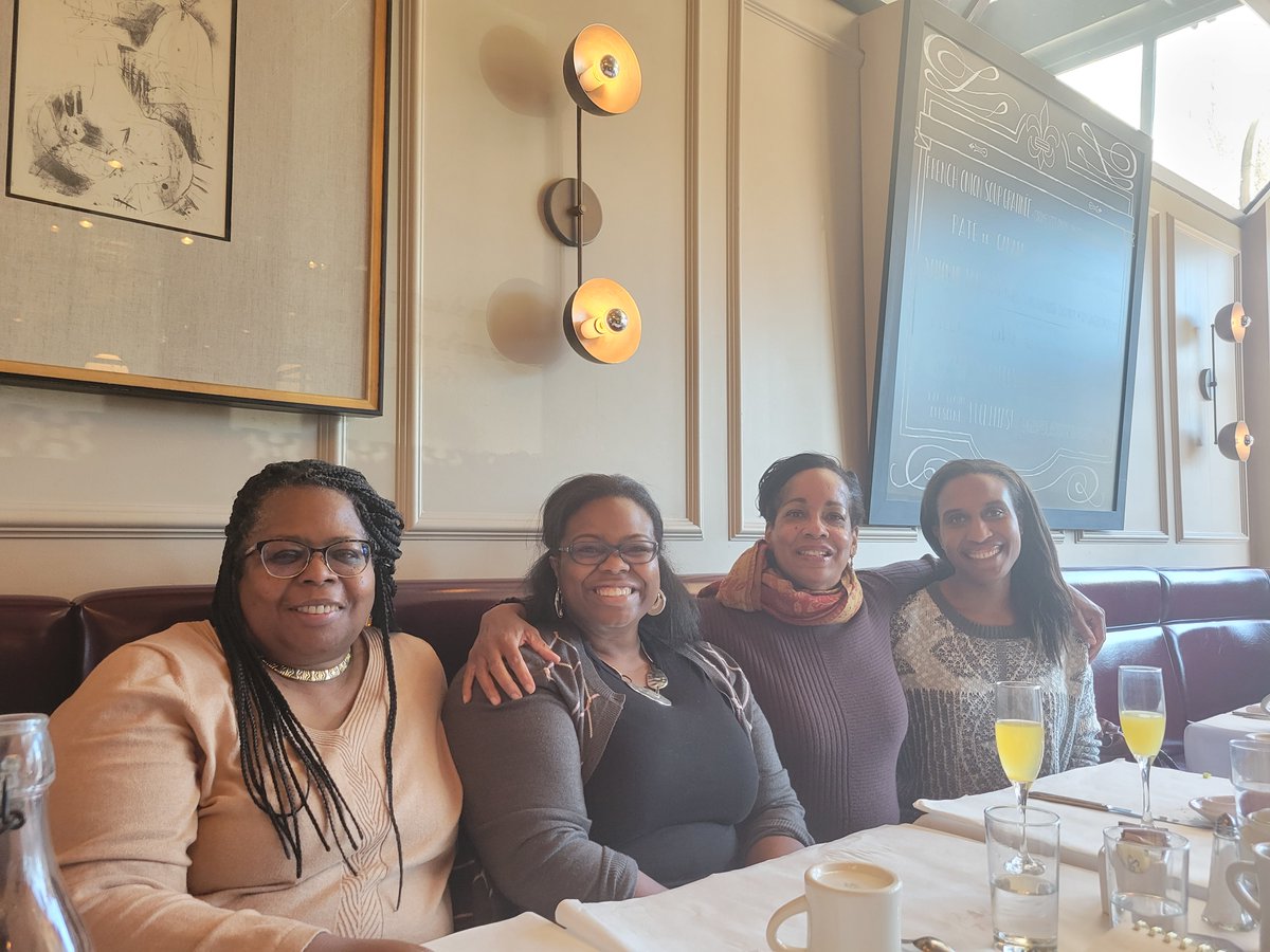 We had another @divadocsbos #BlackWomenDoctors meal gathering. These small events are meant for us to connect, mentor, network & just be ourselves in a space that's safe to share. We come to lift each other up, and have FUN. We leave renewed. #BlackWomeninMedicine @BlackWomenDocs