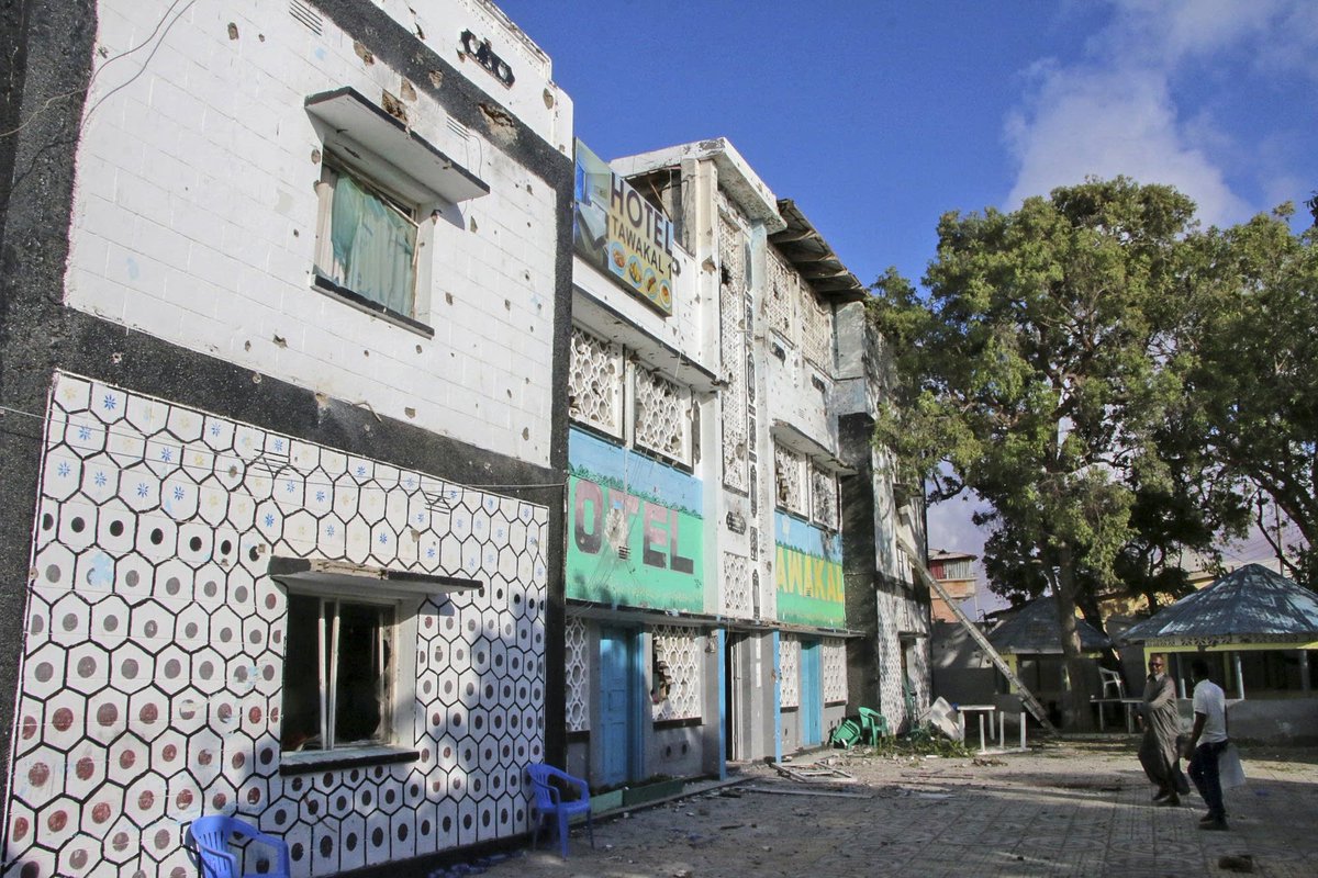 Terrorists attacked a hotel in Kismayo in southern Somalia, with a severe death toll
Vincenzo Palmieri – Meridiano 42
October 31, 2022

meridiano42.it/en/2022/10/31/…

Terrorists attack a hotel in #Kysmayo in southern #Somalia, with a severe death toll