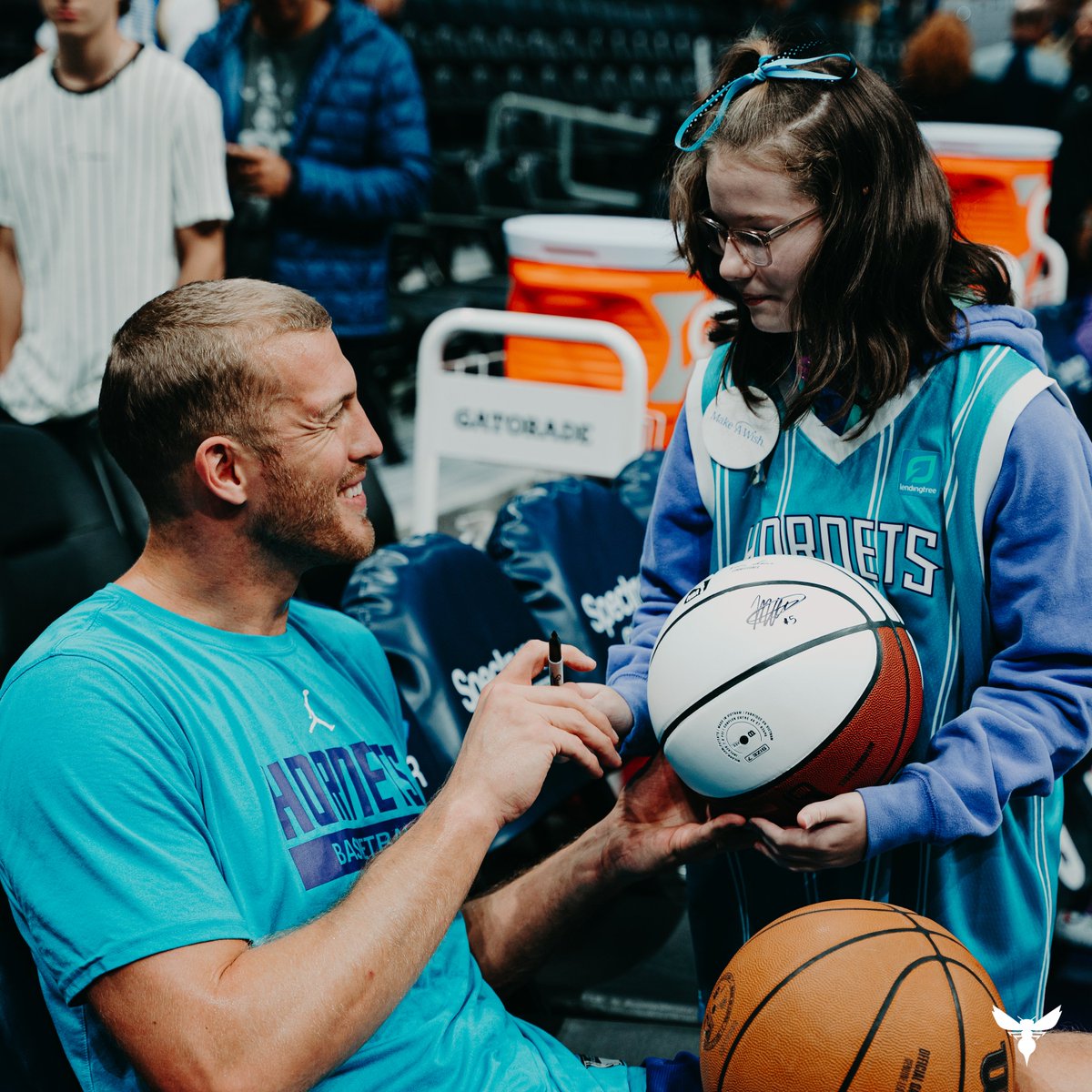 hornets's tweet photo. https://t.co/YmeKesFHP8
