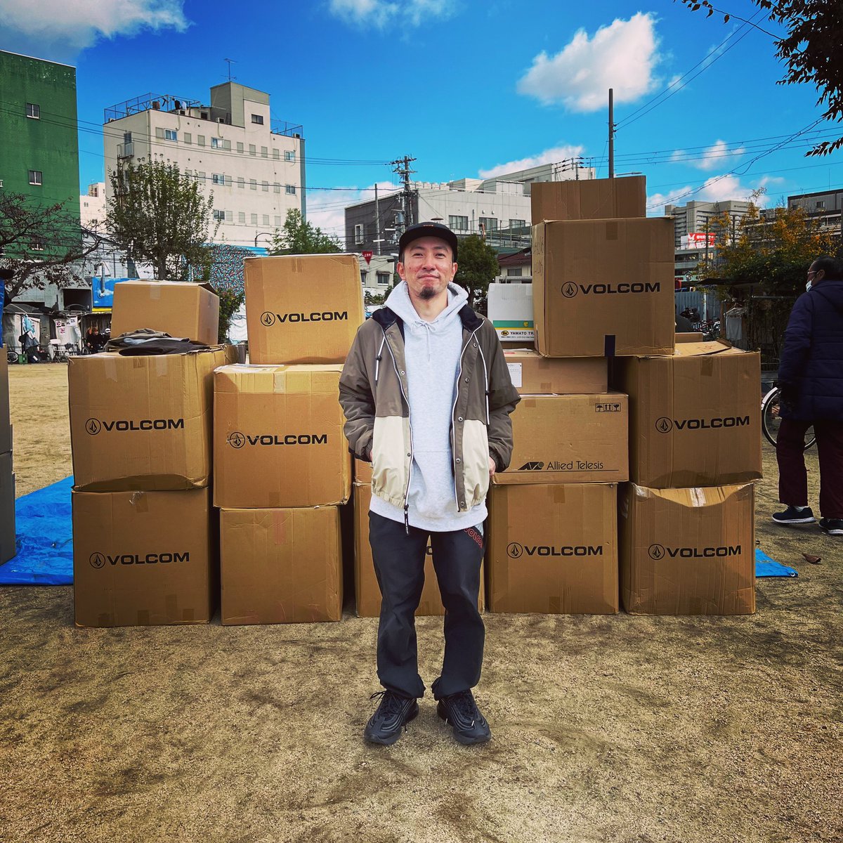 REGULATOR_CREW's tweet photo. #MixingUpTheManager Part.4
マネージャー社員の移動を行います◎ 移動Part.4 はMaTsU
実は #REGCREW の初期メンバーであるMaTsUはWEBの責任者からオリジナルブランドの生産やWEBサイト構築、SNSの発信等、より心臓部的な立ち位置に移動◎
11月から新しいOFFICEにて勤務です!
#レグクルー #REGTAG https://t.co/jRYo9hoU3d
