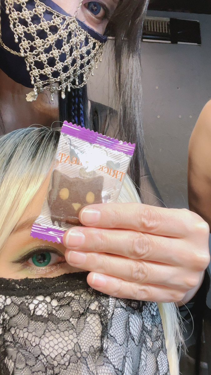 eschika_4st's tweet photo. 昨日は渋谷Guiltyにてギルハロ🎃
来てくれたみんなありがとう。
#かをる★さん #有坂愛海 さん #惑星アブノーマル さんもありがとう。
新しい出会いもありとても感謝。
チャンネル登録もよろしく💘
https://t.co/Ag4iWzjENW

AsMRは1/8ワンマンに向けて❗️
また新たな扉の告知だよ👇
11/6,7連続Gate🚪 https://t.co/lQ9KNGxO56