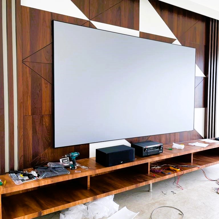 S440DG's tweet image. This Living Room High-End Home Theater Solution was delivered to the customer last December complete with  with this Terrific 135&quot; Ambient Light rejection screen from Elite Screens.
#paradigmspeakers #denon #optomaprojector #elitescreen #homeaudio  #homeaudiovideo #hifiaudio