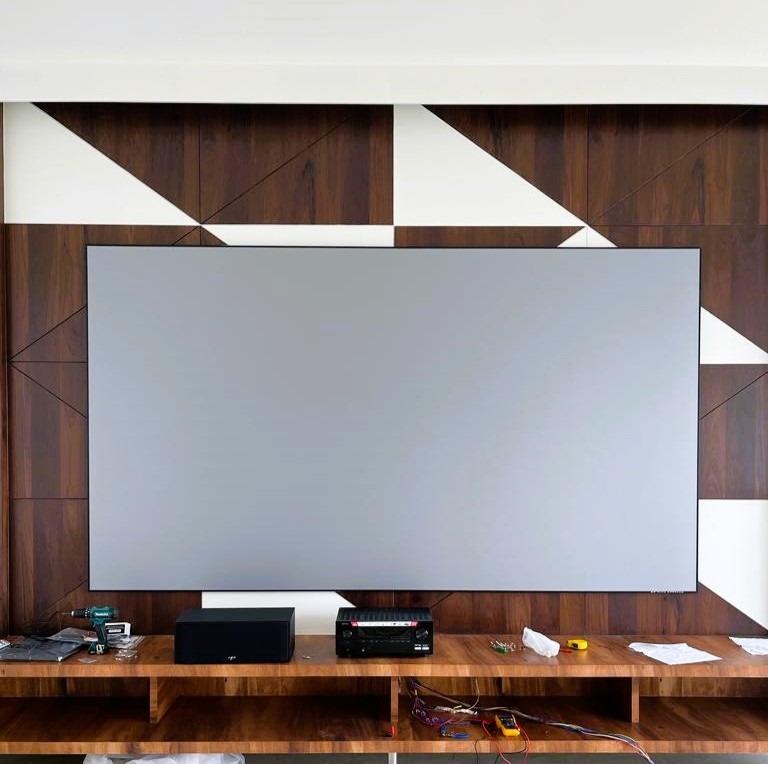 S440DG's tweet image. This Living Room High-End Home Theater Solution was delivered to the customer last December complete with  with this Terrific 135&quot; Ambient Light rejection screen from Elite Screens.
#paradigmspeakers #denon #optomaprojector #elitescreen #homeaudio  #homeaudiovideo #hifiaudio