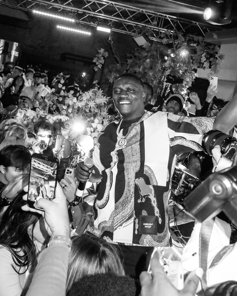 .<a href="/Akon/">AKON</a> // Photography by Milo Lee